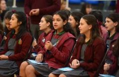 Foto de la galería: Con Misa y consagración a la Virgen, la Madre de la Misericordia celebró su día