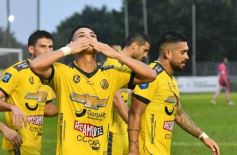 Foto de la galería: Con nuevo DT, Crucero volvió al triunfo y renovó la ilusión en el Federal A