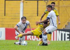 Foto de la galería: Con nuevo DT, Crucero volvió al triunfo y renovó la ilusión en el Federal A