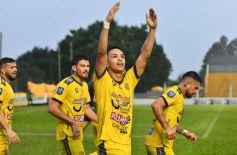 Sixto Fotografías. Deportes. Torneo Federal A - Con nuevo DT, Crucero volvió al triunfo y renovó la ilusión en el Federal A