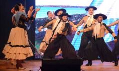 Foto de la galería: Danza, tradición y música abrieron la Vigilia del 25 de Mayo en Posadas