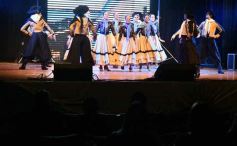 Foto de la galería: Danza, tradición y música abrieron la Vigilia del 25 de Mayo en Posadas