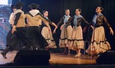 Foto de la galería: Danza, tradición y música abrieron la Vigilia del 25 de Mayo en Posadas