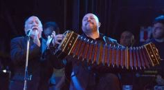 Foto de la galería: Danza, tradición y música abrieron la Vigilia del 25 de Mayo en Posadas