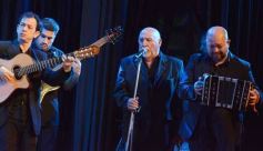 Foto de la galería: Danza, tradición y música abrieron la Vigilia del 25 de Mayo en Posadas