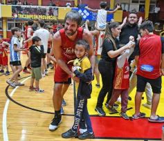 Foto de la galería: Federal de Básquet: con un partidazo, la Máquina Oriental llegó a cuartos y avivó la alegría en el Templo