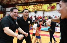 Foto de la galería: Federal de Básquet: con un partidazo, la Máquina Oriental llegó a cuartos y avivó la alegría en el Templo