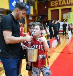 Foto de la galería: Federal de Básquet: con un partidazo, la Máquina Oriental llegó a cuartos y avivó la alegría en el Templo