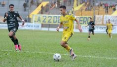 Foto de la galería: Federal A: traspié para el Colectivero en Santa Inés 