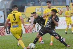 Foto de la galería: Federal A: traspié para el Colectivero en Santa Inés 