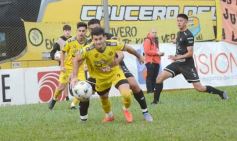 Foto de la galería: Federal A: traspié para el Colectivero en Santa Inés 