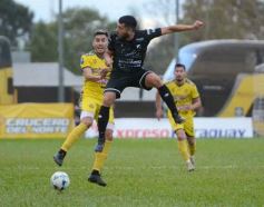 Foto de la galería: Federal A: traspié para el Colectivero en Santa Inés 