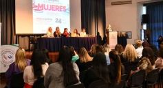 Foto de la galería: Mujeres líderes y políticas debatieron sobre violencia de género en Posadas