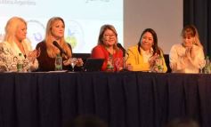 Foto de la galería: Mujeres líderes y políticas debatieron sobre violencia de género en Posadas