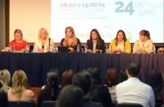 Foto de la galería: Mujeres líderes y políticas debatieron sobre violencia de género en Posadas