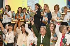 Sixto Fotografías. Sociedad. Cámara de Diputados - Profesionales de la salud misionera fueron reconocidas con el "Ángel de la Selva"