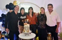 Foto de la galería: Cumple de Gladys Viñales: amigos y diversión en una fantástica fiesta