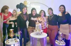 Foto de la galería: Cumple de Gladys Viñales: amigos y diversión en una fantástica fiesta