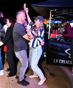 Foto de la galería: Festival Una+: la fiesta cervecera trajo el encuentro con amigos y familias