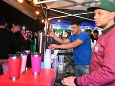 Foto de la galería: Festival Una+: la fiesta cervecera trajo el encuentro con amigos y familias