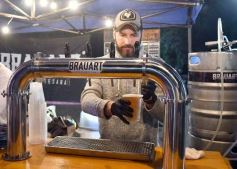 Foto de la galería: Festival Una+: la fiesta cervecera trajo el encuentro con amigos y familias