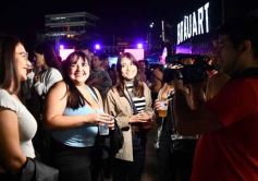 Foto de la galería: Festival Una+: la fiesta cervecera trajo el encuentro con amigos y familias