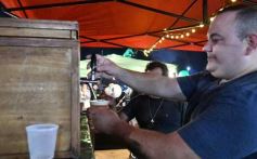 Foto de la galería: Festival Una+: la fiesta cervecera trajo el encuentro con amigos y familias