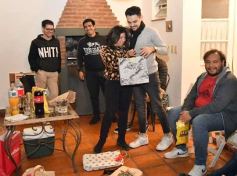 Foto de la galería: Con el "amigo invisible", el equipo de la web de Canal 12 compartió juntada por su 1er año