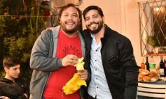 Foto de la galería: Con el "amigo invisible", el equipo de la web de Canal 12 compartió juntada por su 1er año