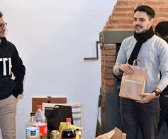 Foto de la galería: Con el "amigo invisible", el equipo de la web de Canal 12 compartió juntada por su 1er año