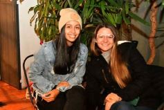 Foto de la galería: Con el "amigo invisible", el equipo de la web de Canal 12 compartió juntada por su 1er año