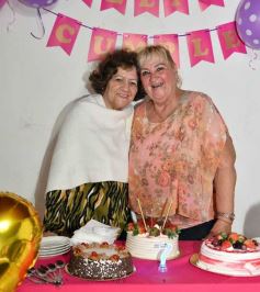 Foto de la galería: Cumple de Lidia Brun: rodeada de los afectos, abrió la casa para el festejo