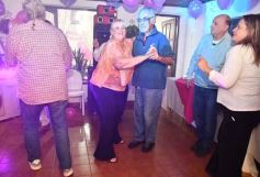 Foto de la galería: Cumple de Lidia Brun: rodeada de los afectos, abrió la casa para el festejo