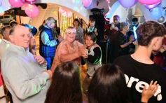 Foto de la galería: Cumple de Lidia Brun: rodeada de los afectos, abrió la casa para el festejo