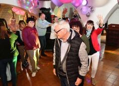 Foto de la galería: Cumple de Lidia Brun: rodeada de los afectos, abrió la casa para el festejo