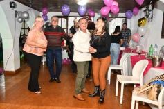Foto de la galería: Cumple de Lidia Brun: rodeada de los afectos, abrió la casa para el festejo