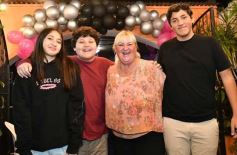 Foto de la galería: Cumple de Lidia Brun: rodeada de los afectos, abrió la casa para el festejo