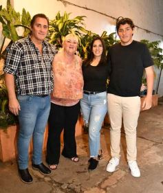 Foto de la galería: Cumple de Lidia Brun: rodeada de los afectos, abrió la casa para el festejo