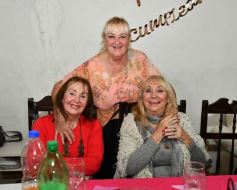 Foto de la galería: Cumple de Lidia Brun: rodeada de los afectos, abrió la casa para el festejo