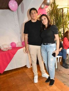 Foto de la galería: Cumple de Lidia Brun: rodeada de los afectos, abrió la casa para el festejo