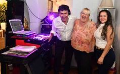 Foto de la galería: Cumple de Lidia Brun: rodeada de los afectos, abrió la casa para el festejo