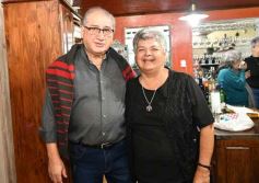 Foto de la galería: Cumple de Lidia Brun: rodeada de los afectos, abrió la casa para el festejo