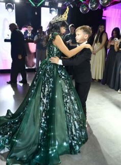 Foto de la galería: Los 15 años de Julia Dauter Larraburu: espectacular celebración en una noche soñada