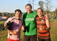 Foto de la galería: Torneo Arañita Trinidad: con las ex glorias en cancha, Villa Cabello gritó campeón