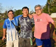Foto de la galería: Torneo Arañita Trinidad: con las ex glorias en cancha, Villa Cabello gritó campeón