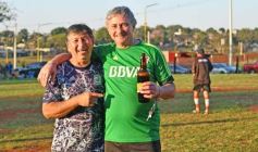 Foto de la galería: Torneo Arañita Trinidad: con las ex glorias en cancha, Villa Cabello gritó campeón