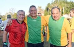 Foto de la galería: Torneo Arañita Trinidad: con las ex glorias en cancha, Villa Cabello gritó campeón