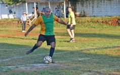 Foto de la galería: Torneo Arañita Trinidad: con las ex glorias en cancha, Villa Cabello gritó campeón