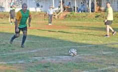 Foto de la galería: Torneo Arañita Trinidad: con las ex glorias en cancha, Villa Cabello gritó campeón