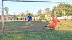 Foto de la galería: Torneo Arañita Trinidad: con las ex glorias en cancha, Villa Cabello gritó campeón